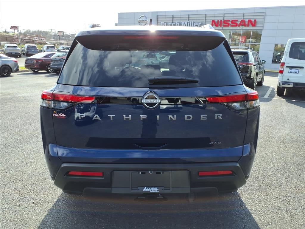 2026 Nissan Pathfinder SV