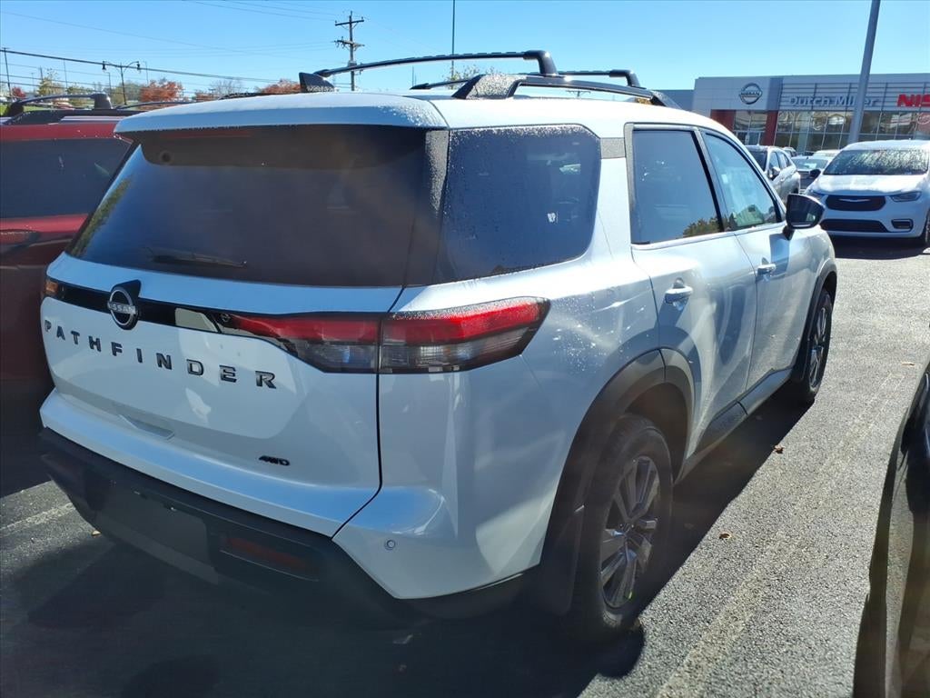 2026 Nissan Pathfinder SV