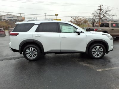 2025 Nissan Pathfinder SL