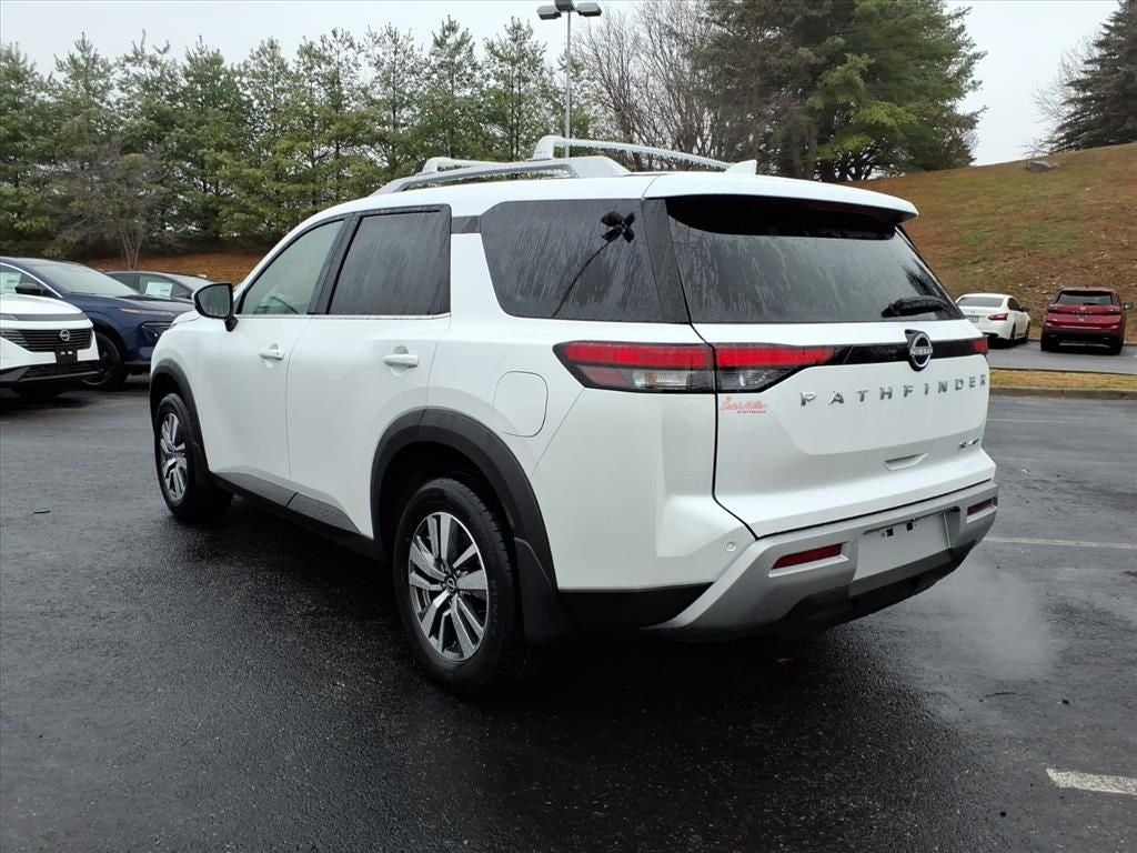2025 Nissan Pathfinder SL