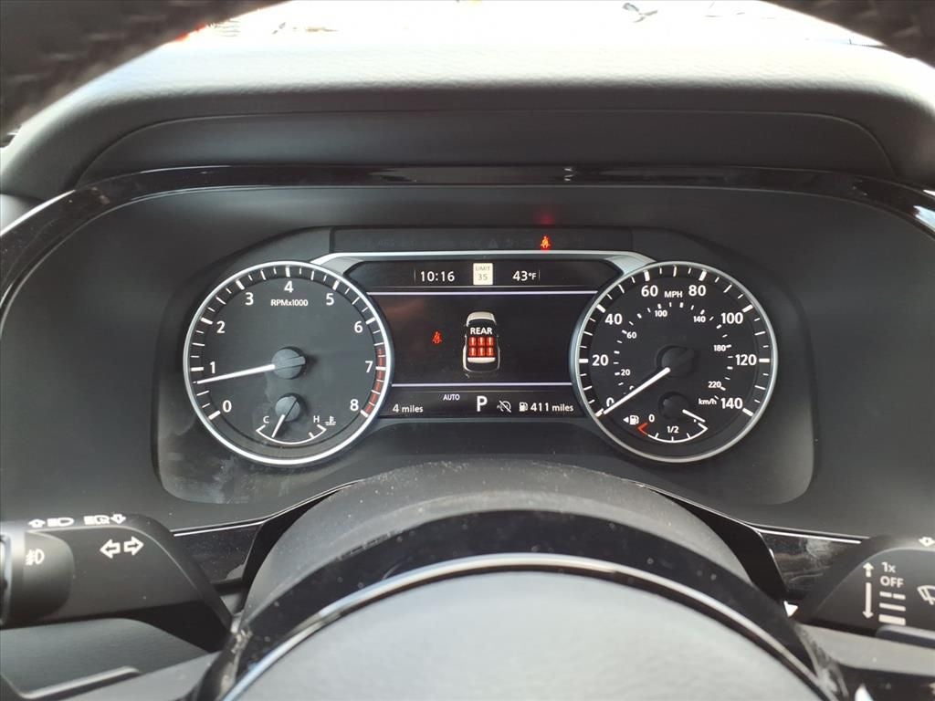 2025 Nissan Pathfinder SL