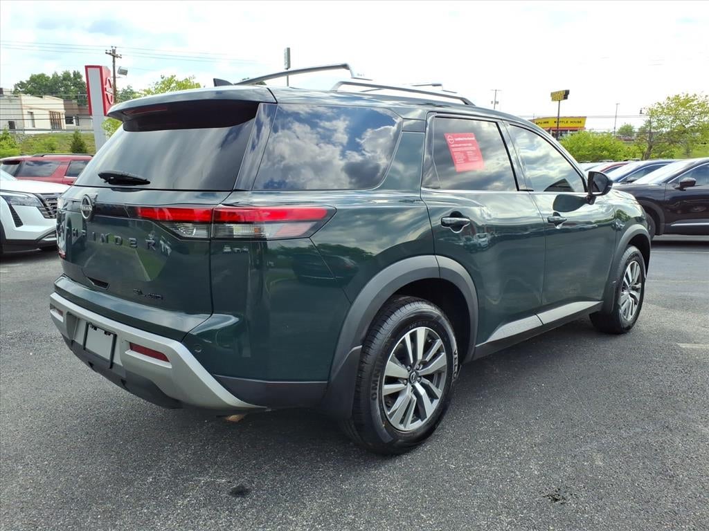 2023 Nissan Pathfinder SL