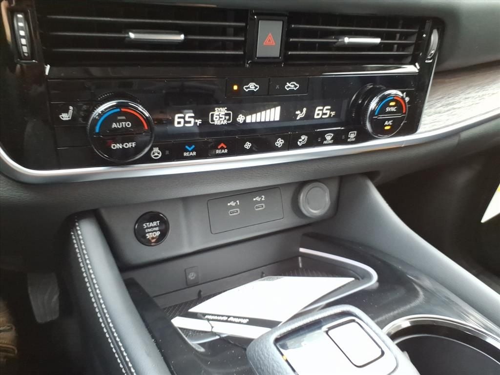 2025 Nissan Rogue Platinum