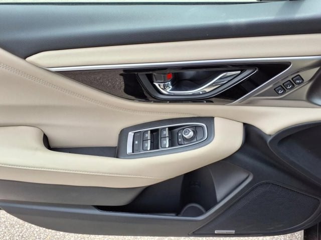 2025 Subaru LEGACY Limited