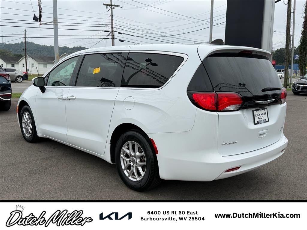 2023 Chrysler Voyager LX
