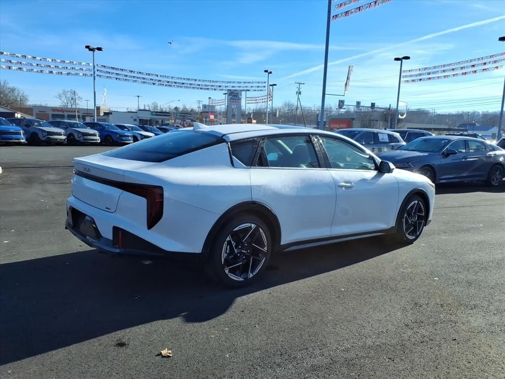 2025 Kia K4 GT-Line