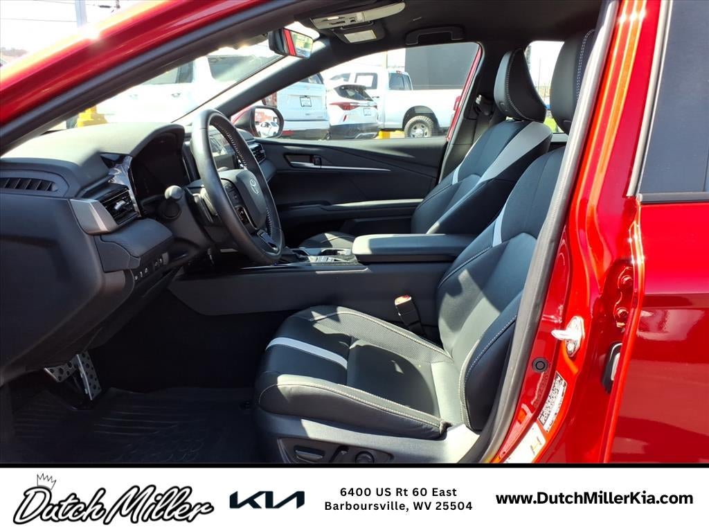 2025 Toyota Camry Hybrid SE