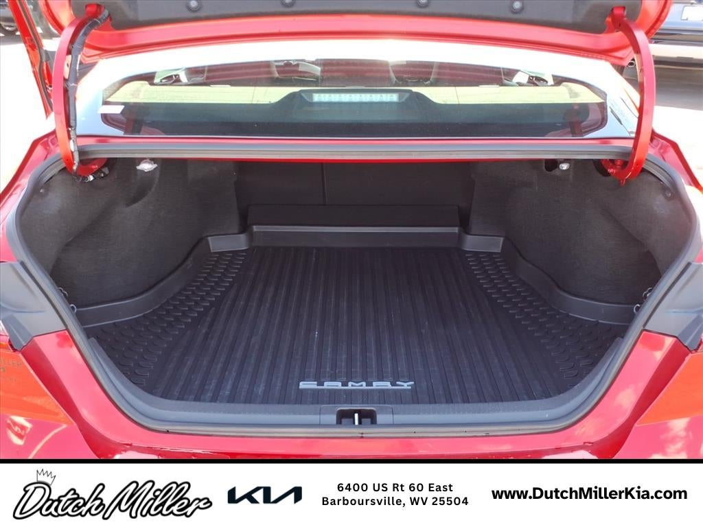 2025 Toyota Camry Hybrid SE