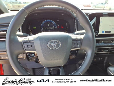 2025 Toyota Camry Hybrid SE