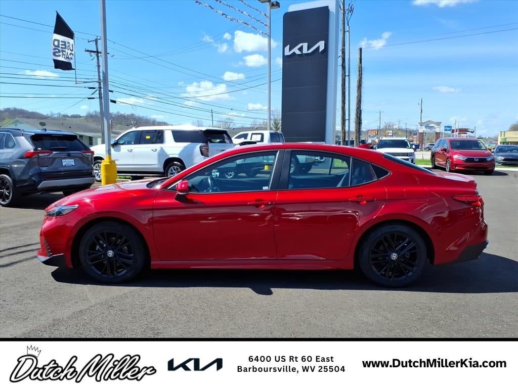 2025 Toyota Camry Hybrid SE