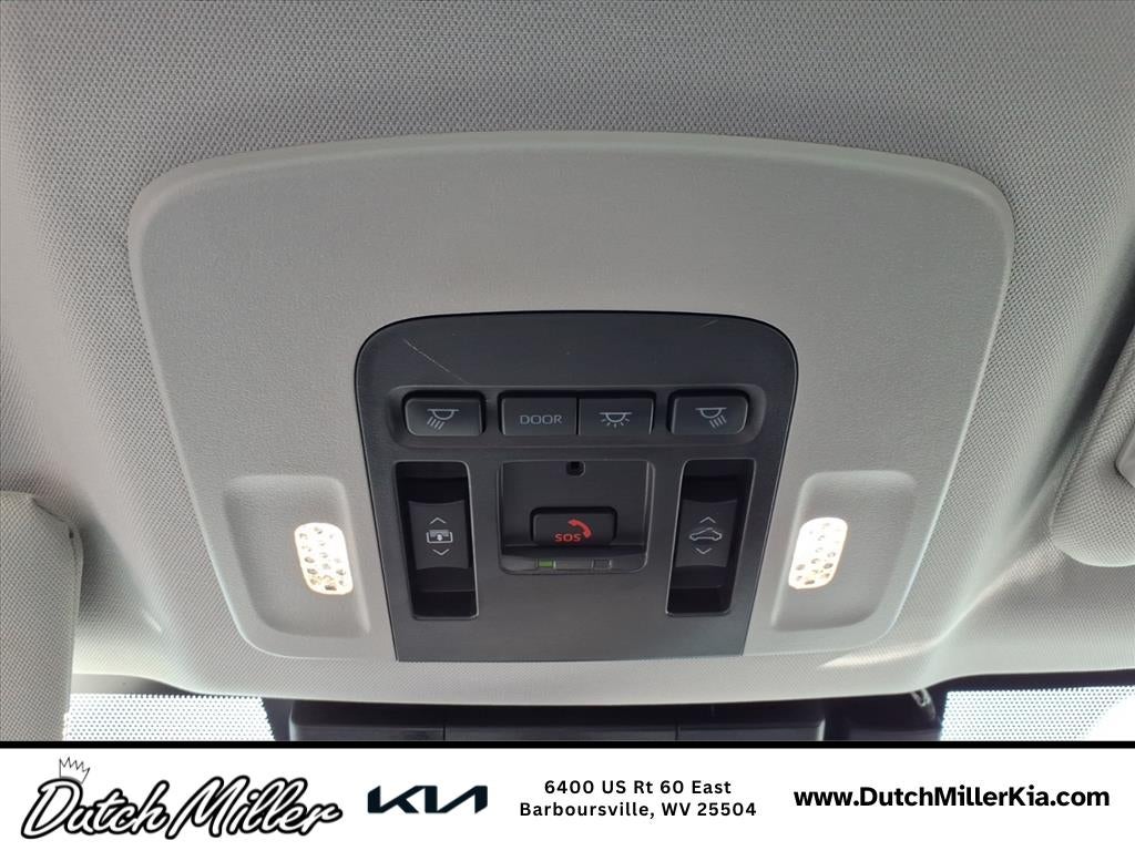 2025 Toyota Camry Hybrid XLE