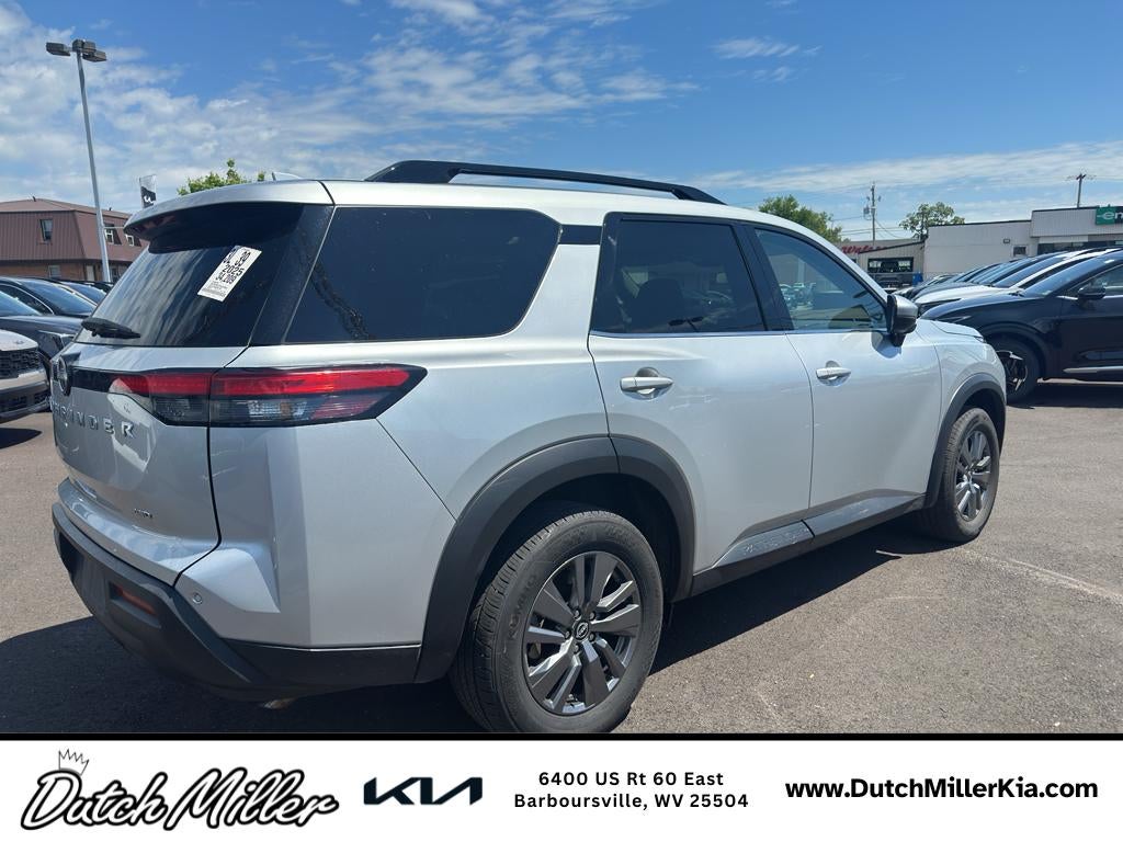 2025 Nissan Pathfinder SV
