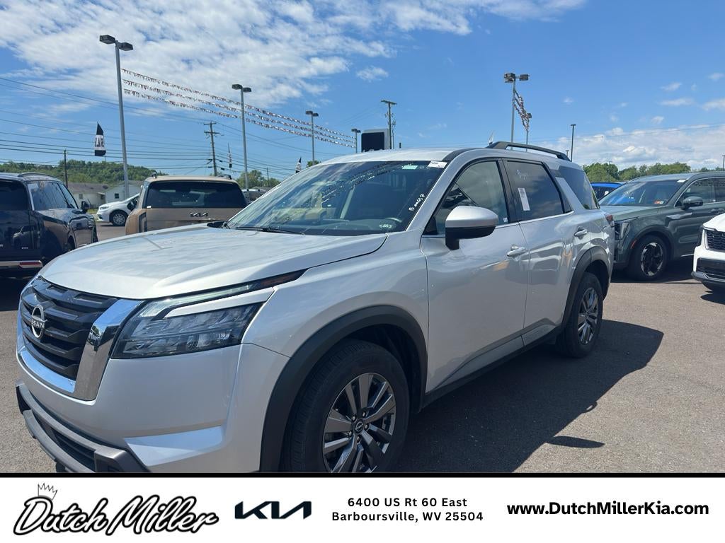 2025 Nissan Pathfinder SV