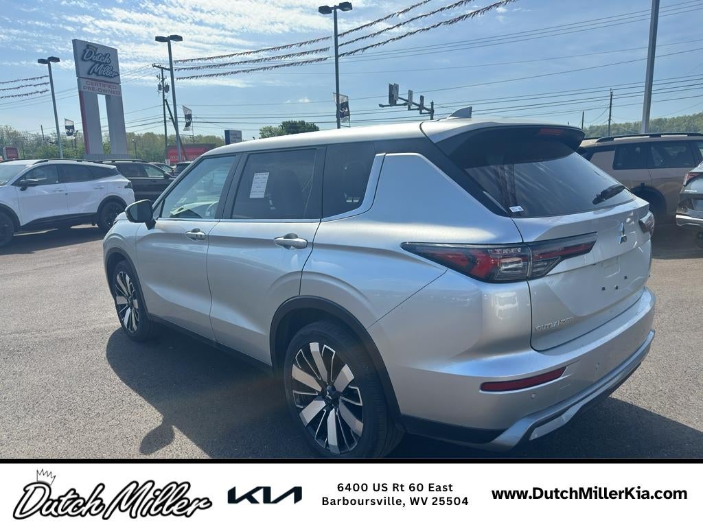 2025 Mitsubishi Outlander SE