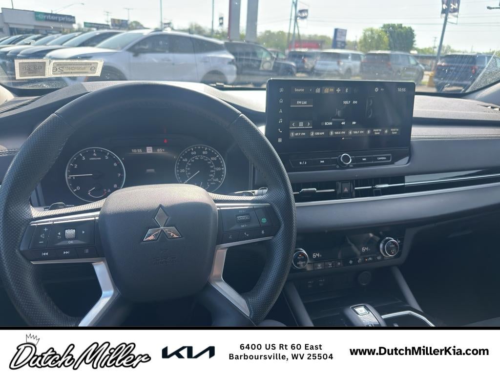 2025 Mitsubishi Outlander SE