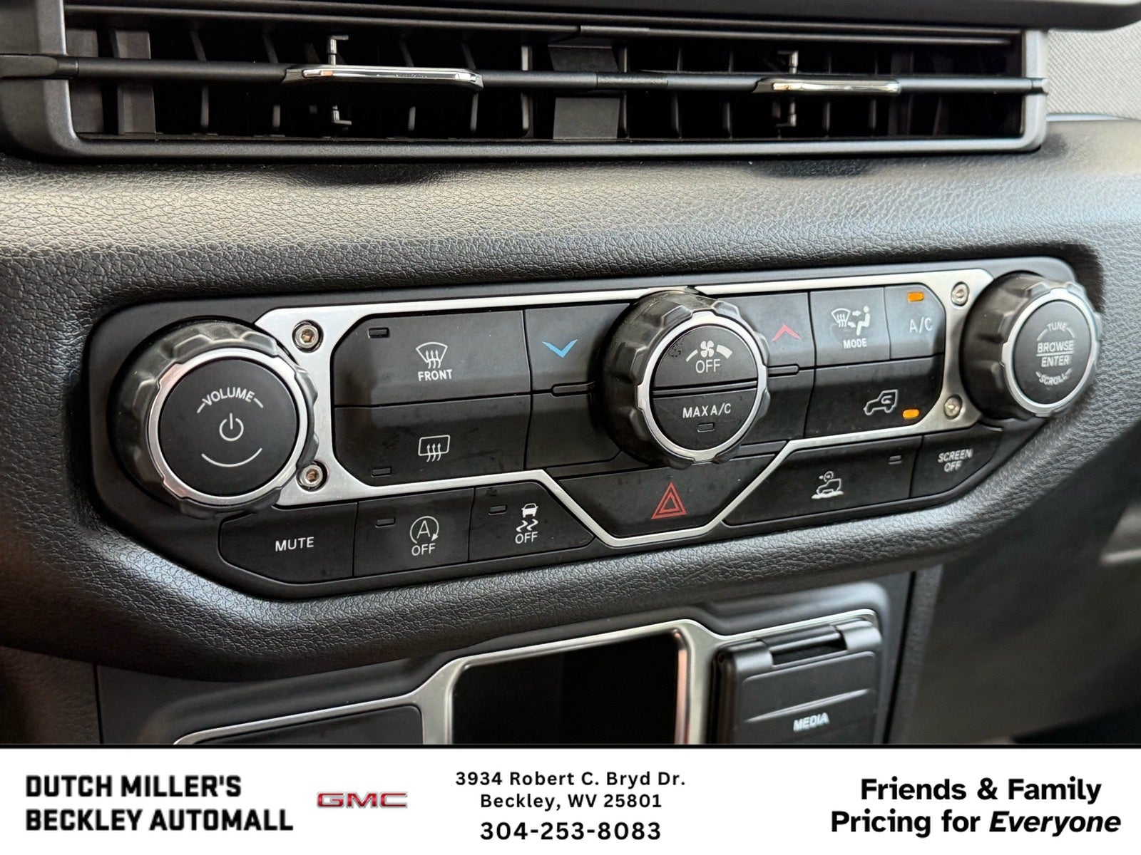 2024 Jeep Gladiator Sport