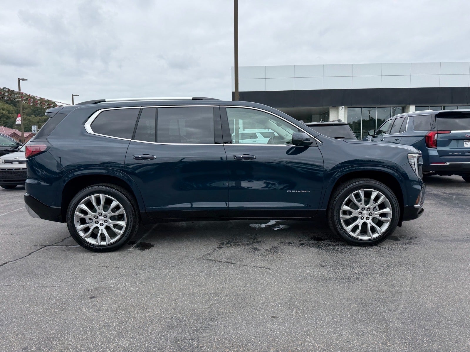 2027 GMC Acadia Denali