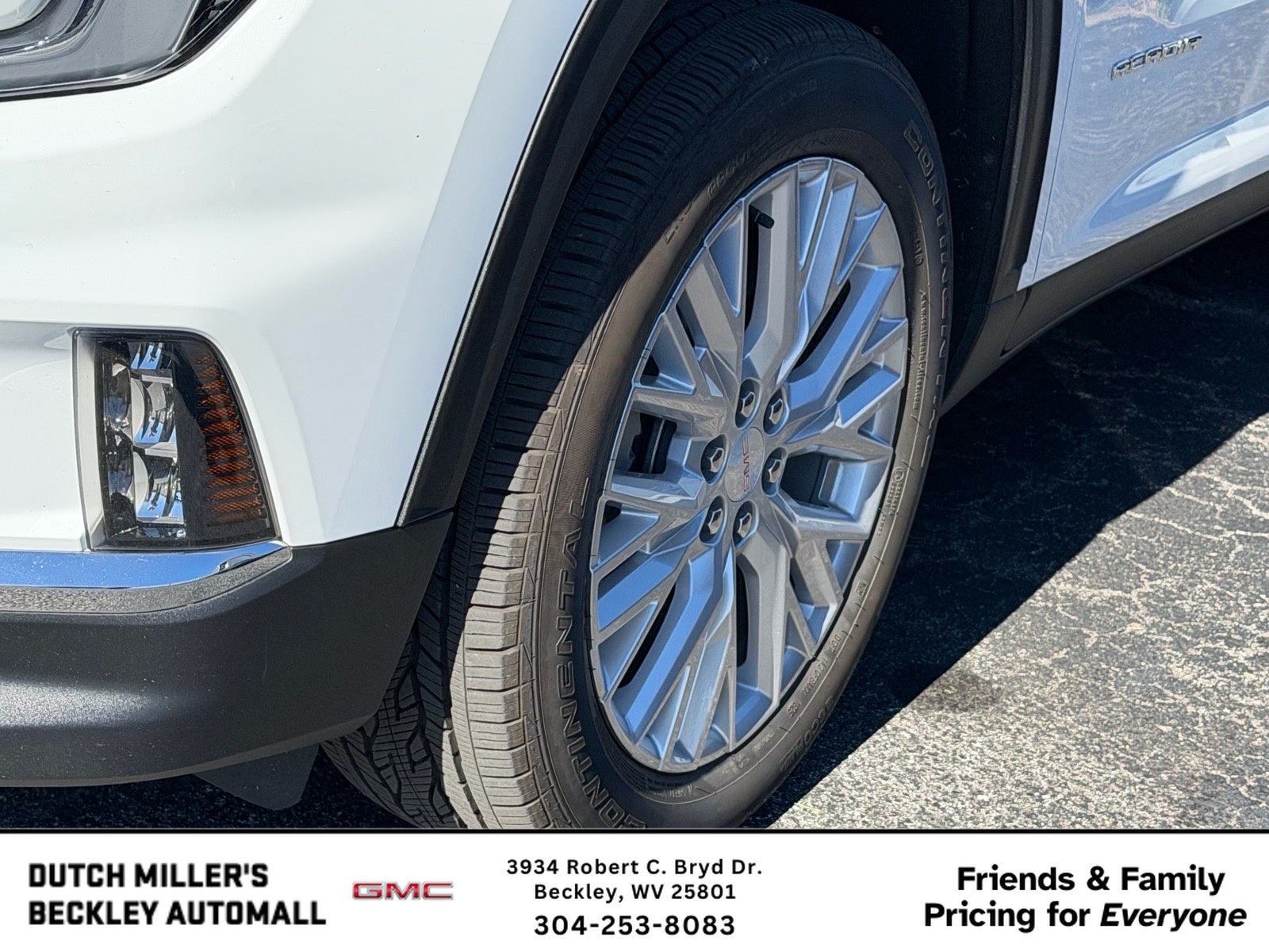 2025 GMC Acadia Elevation
