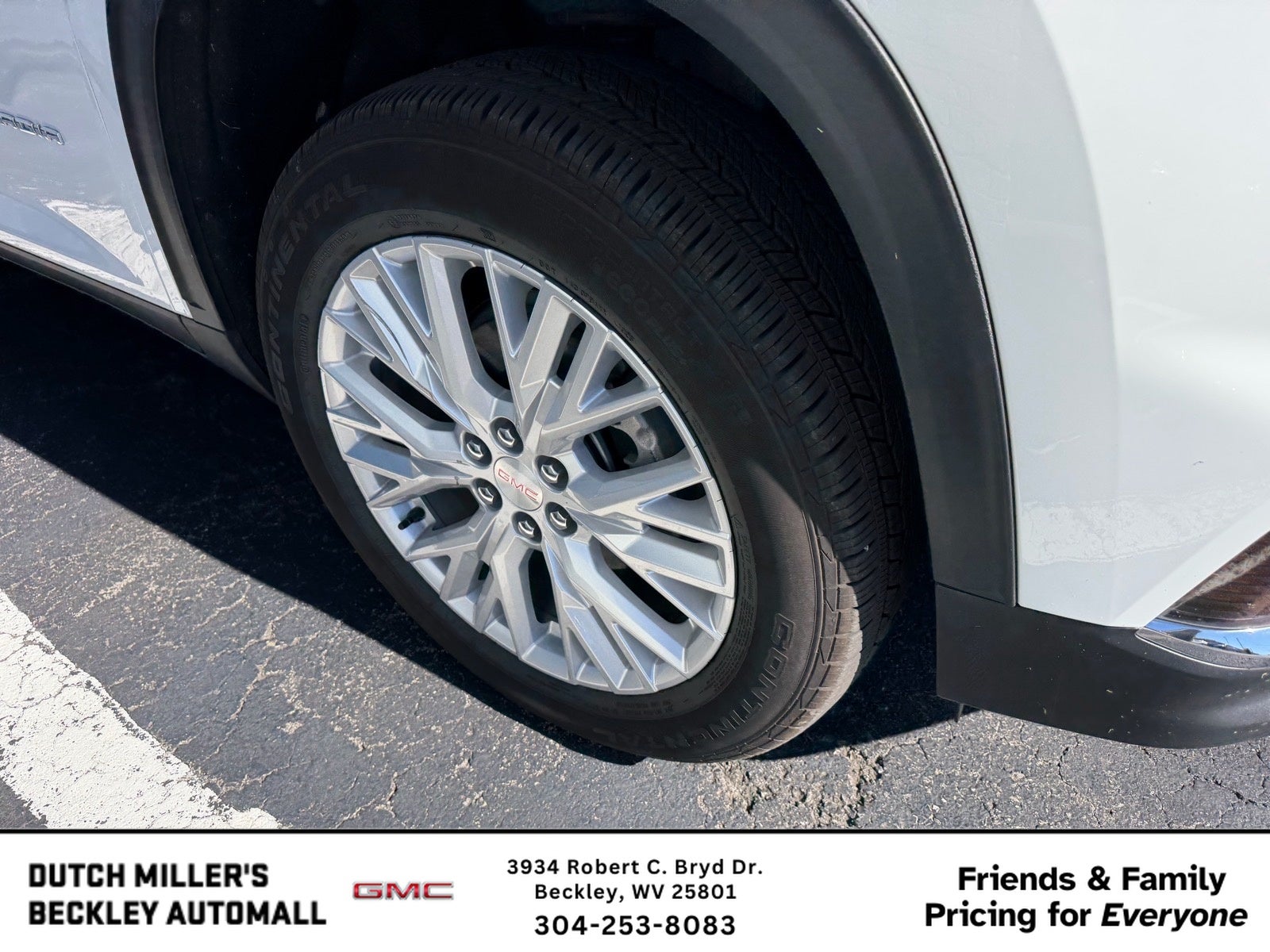 2025 GMC Acadia Elevation