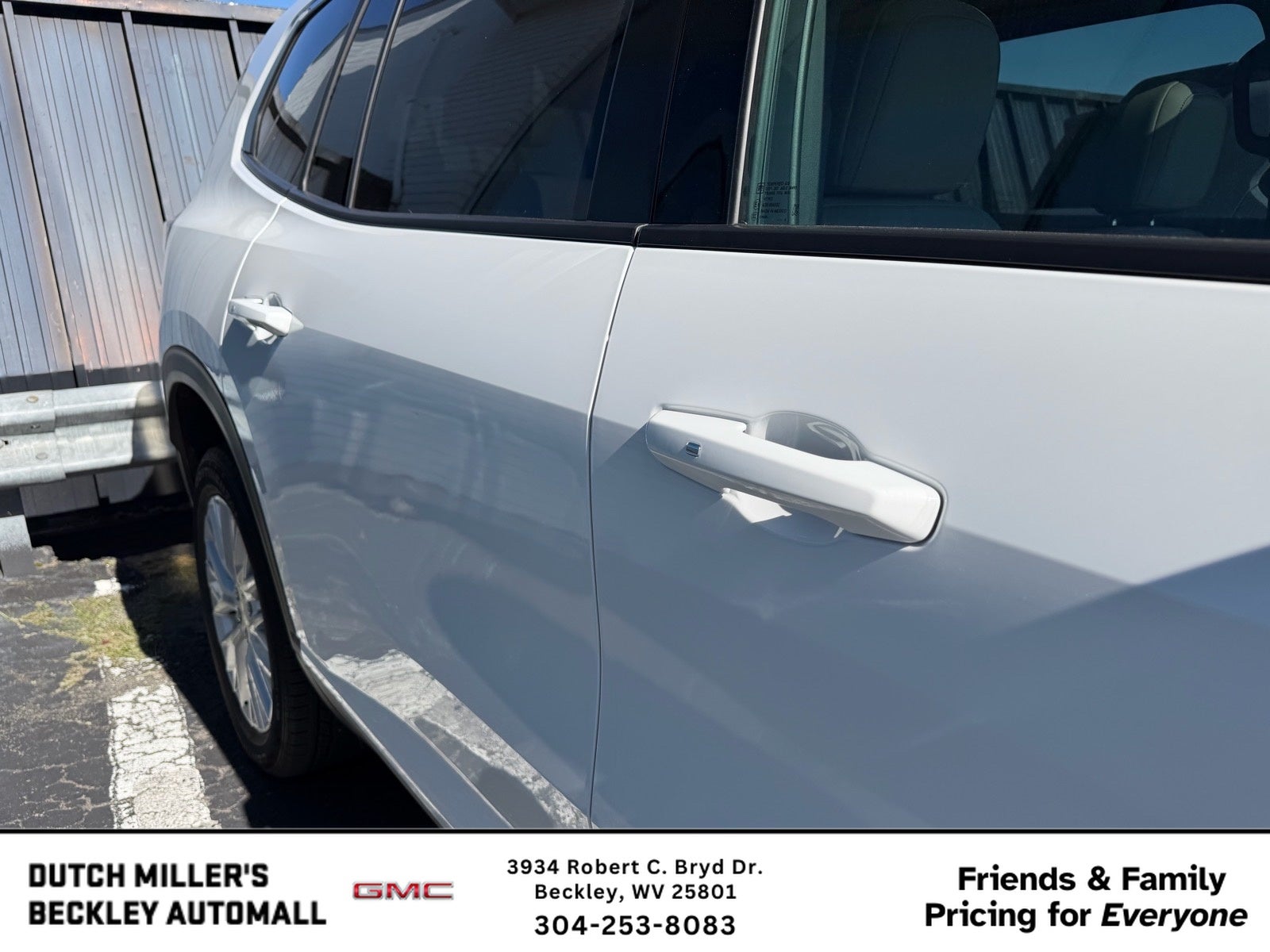 2025 GMC Acadia Elevation