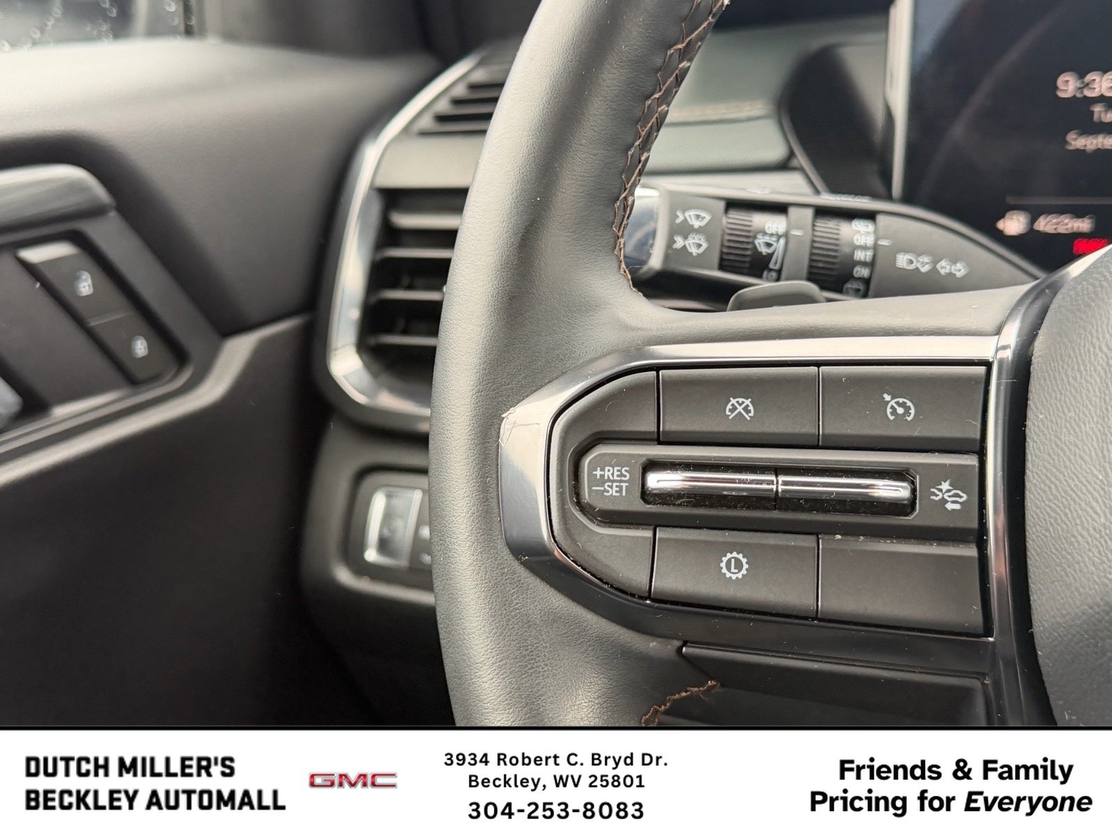 2025 GMC Acadia AT4