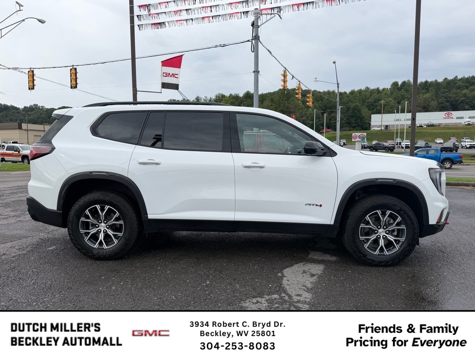2025 GMC Acadia AT4