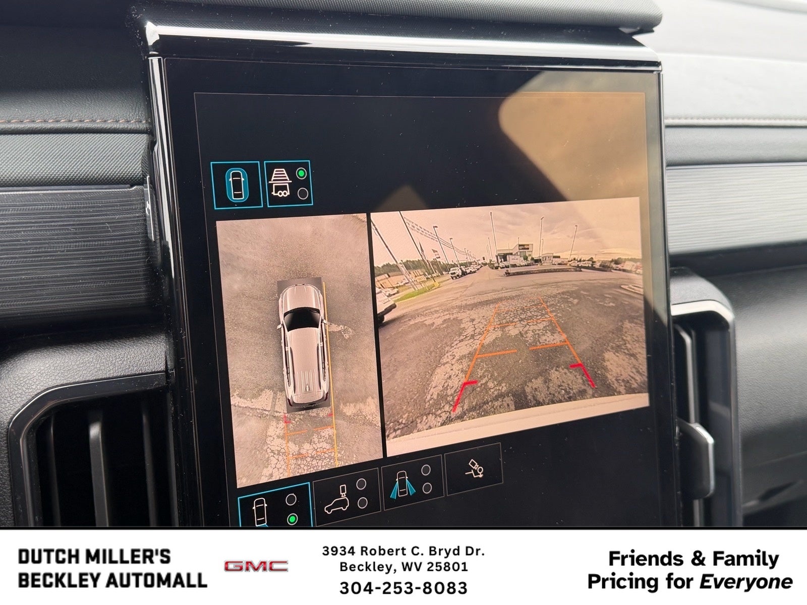 2025 GMC Acadia AT4