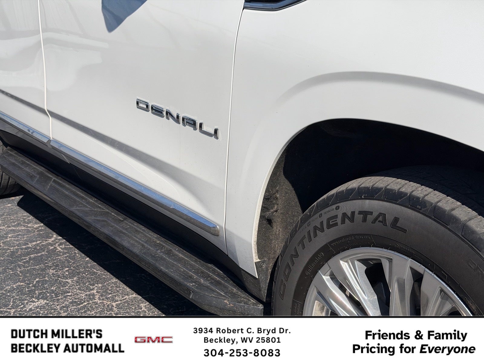 2023 GMC Yukon Denali