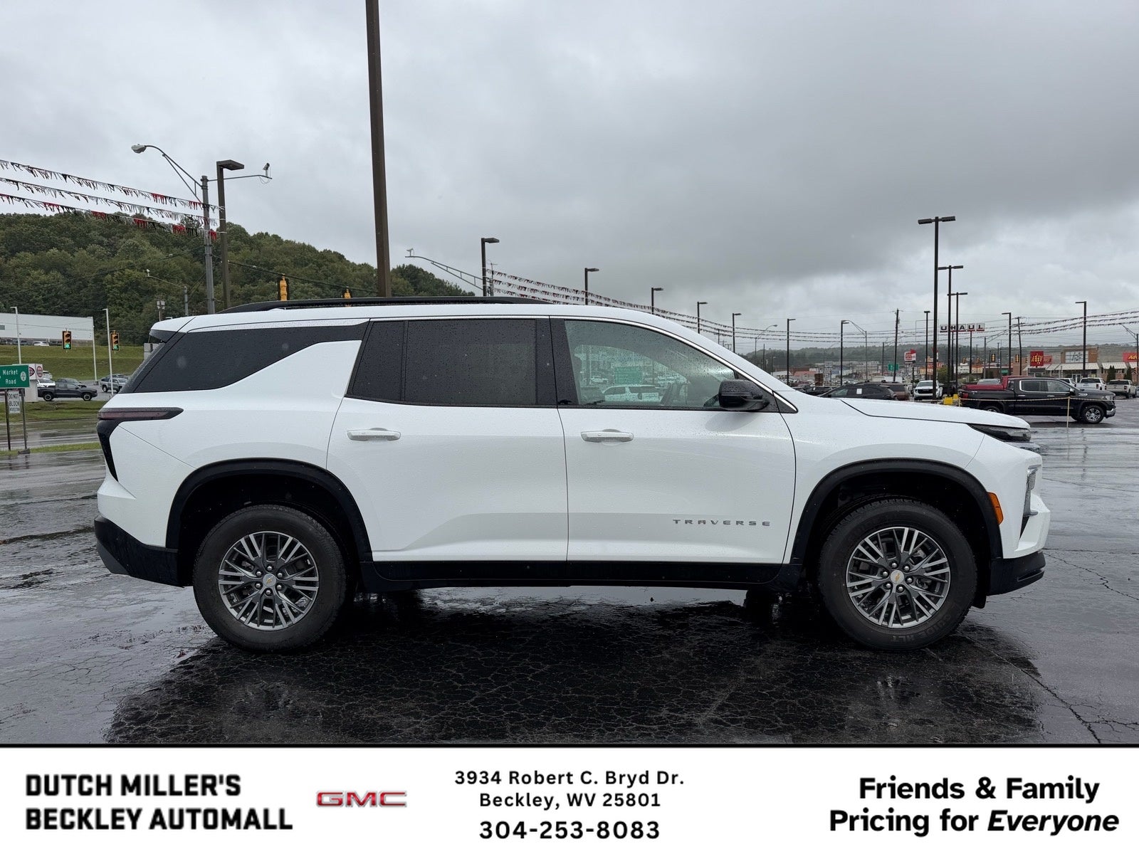 2025 Chevrolet Traverse LT