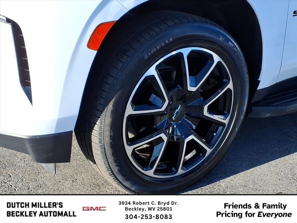 2023 Chevrolet Suburban RST