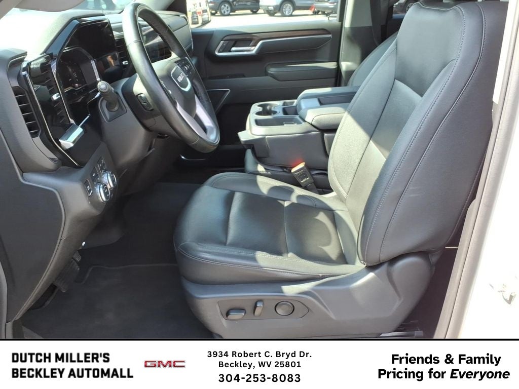 2025 GMC Sierra 1500 SLT