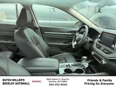 2025 Nissan Altima SR