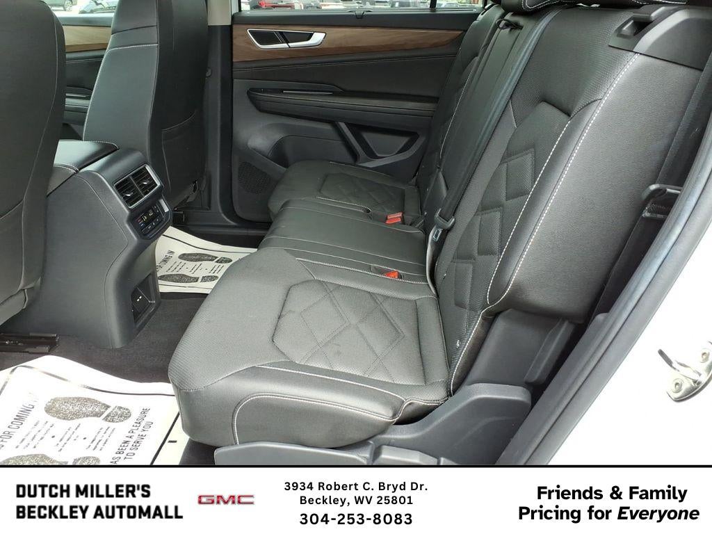 2025 Volkswagen Atlas 2.0T SE w/Technology