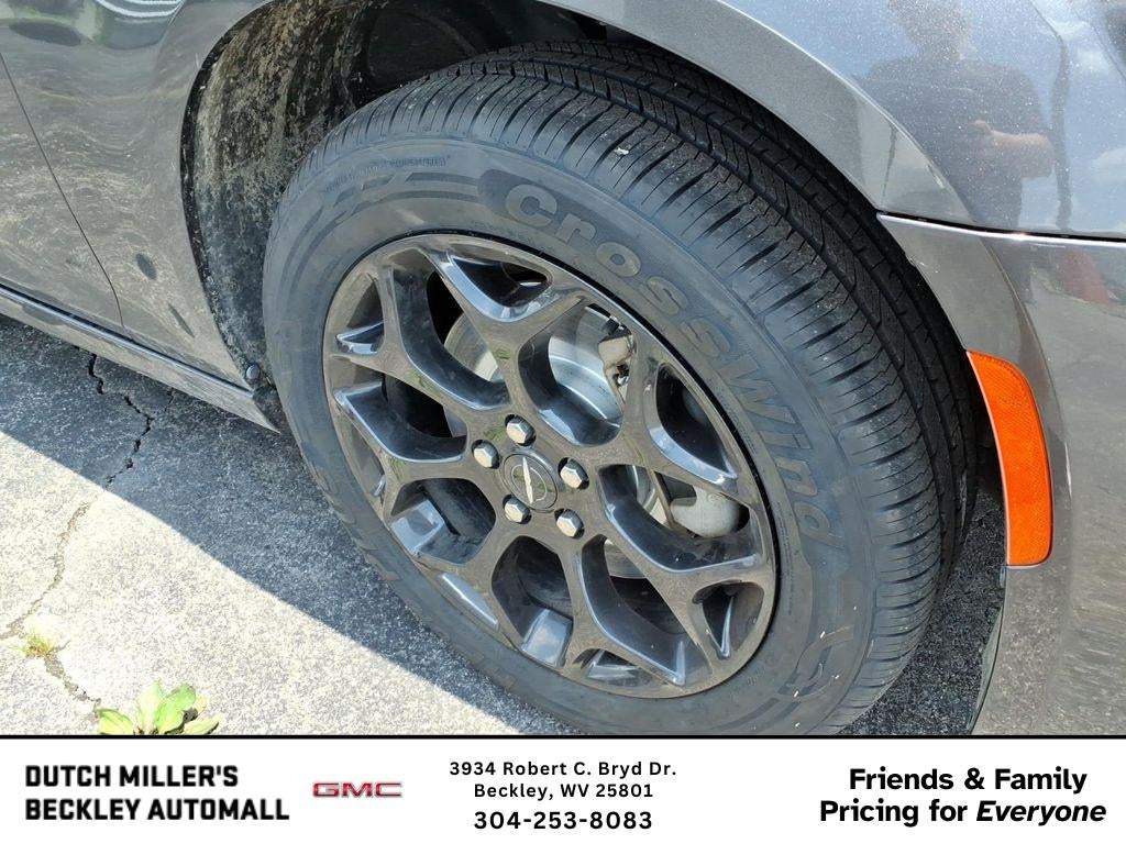 2023 Chrysler 300 Touring L
