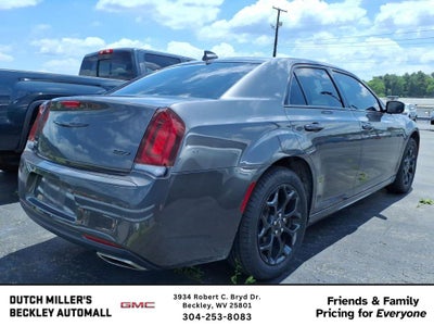 2023 Chrysler 300 Touring L