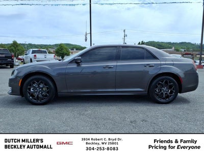 2023 Chrysler 300 Touring L