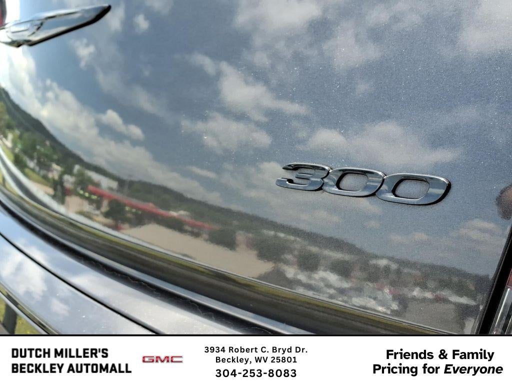 2023 Chrysler 300 Touring L