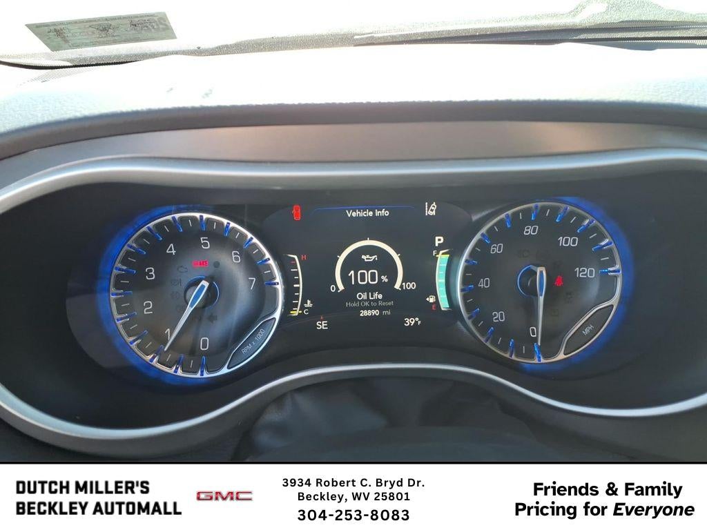 2025 Chrysler Pacifica Select