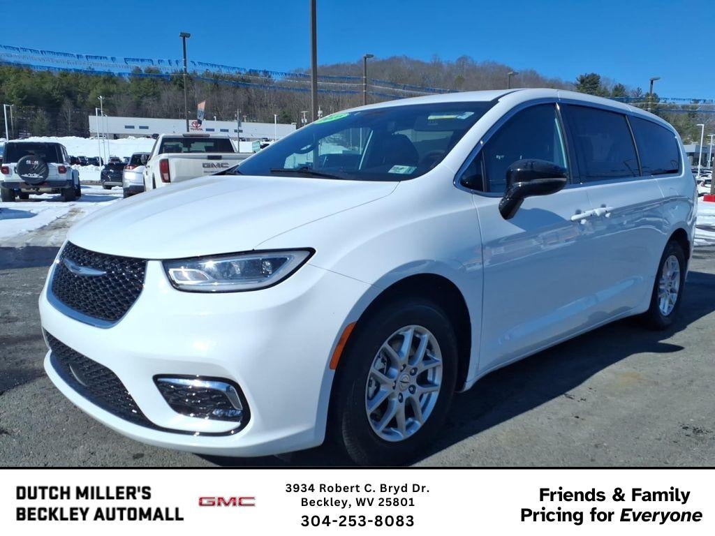 2025 Chrysler Pacifica Select