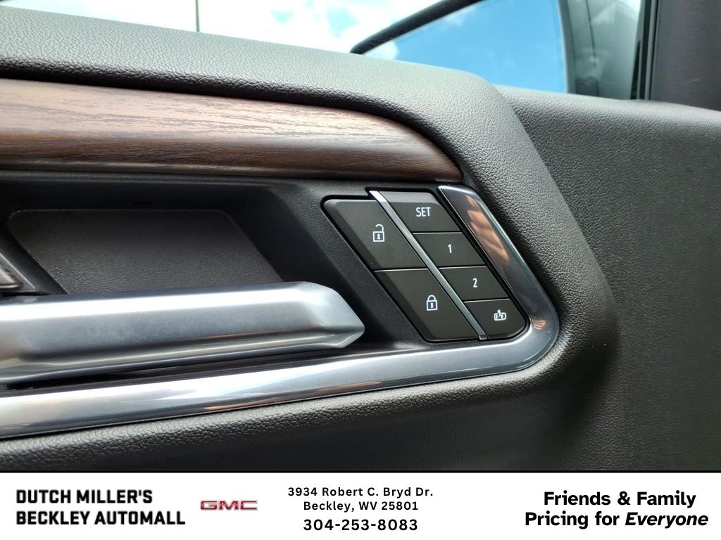 2025 GMC Sierra 1500 SLT