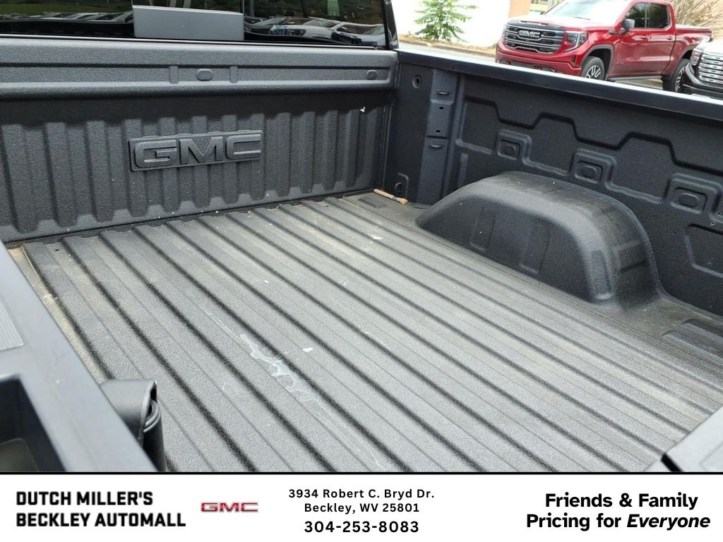 2025 GMC Sierra 1500 SLT