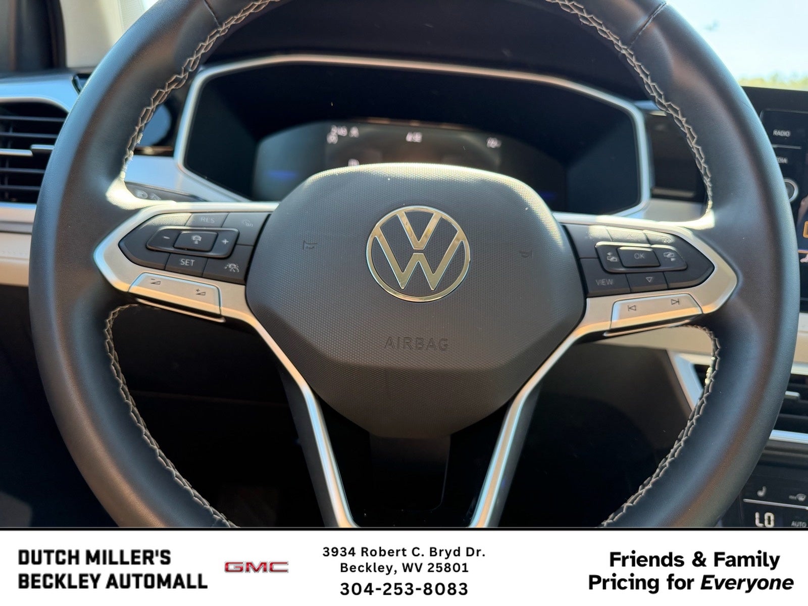 2025 Volkswagen Taos SE