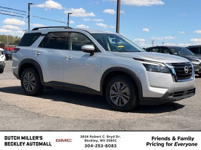2025 Nissan Pathfinder SV