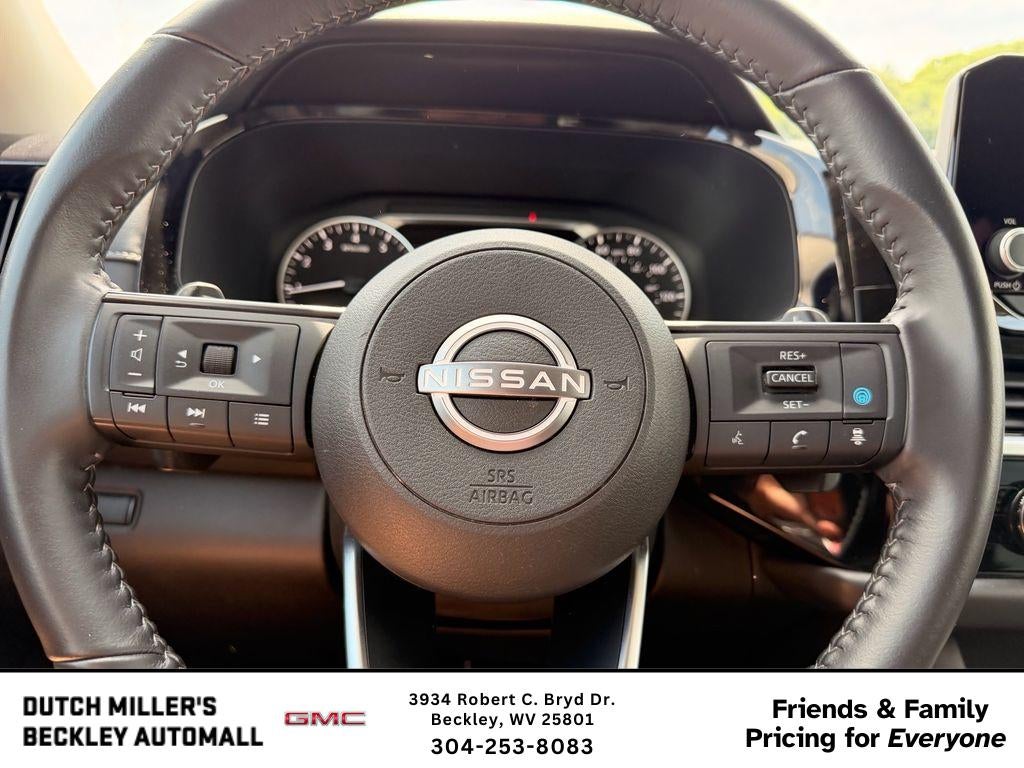 2025 Nissan Pathfinder SV