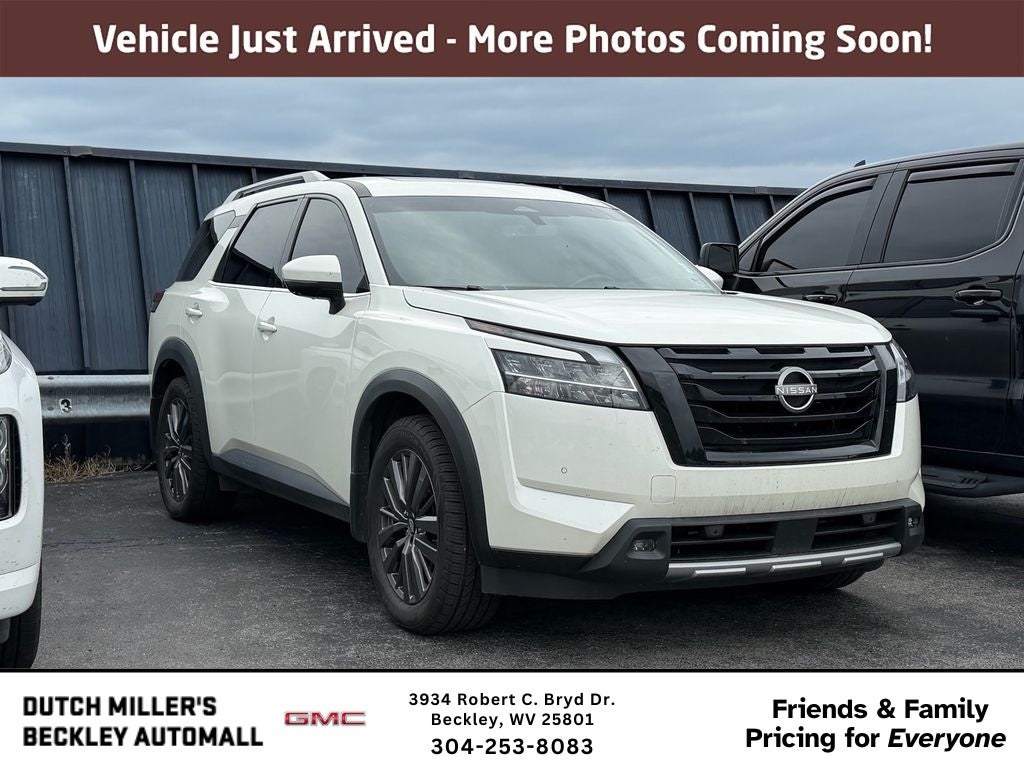 2024 Nissan Pathfinder SL