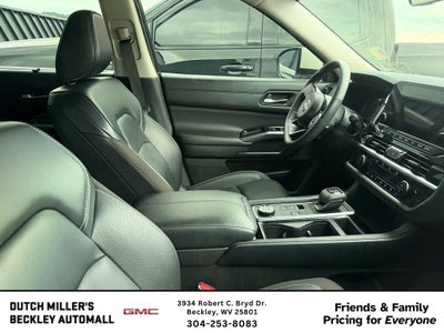 2024 Nissan Pathfinder SL