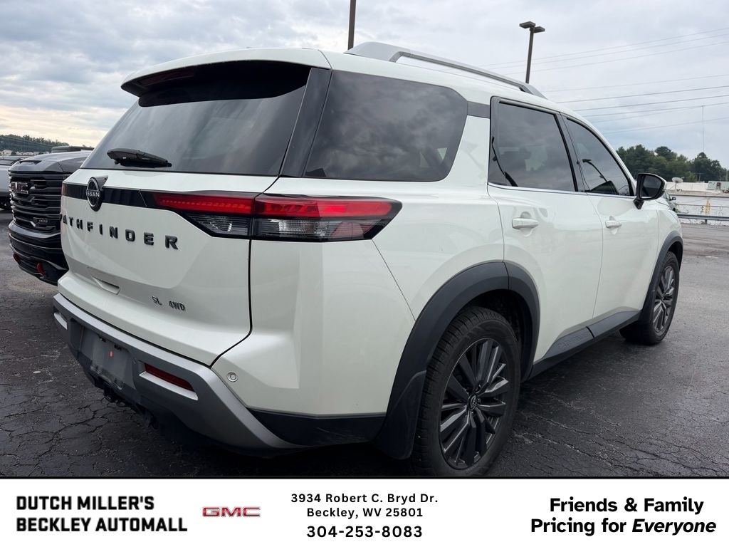 2024 Nissan Pathfinder SL