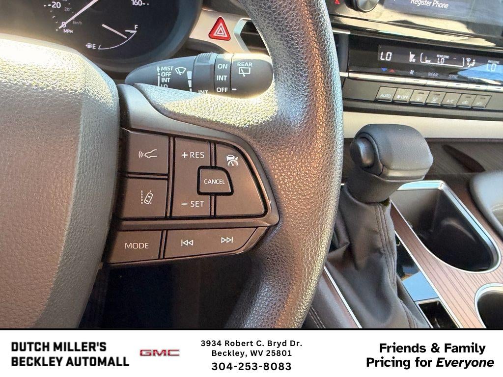 2024 Toyota Sienna LE