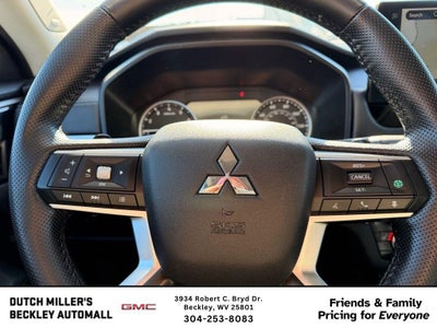 2025 Mitsubishi Outlander SE