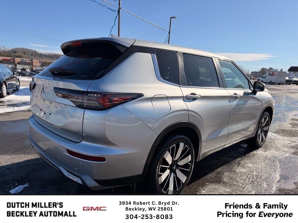 2025 Mitsubishi Outlander SE